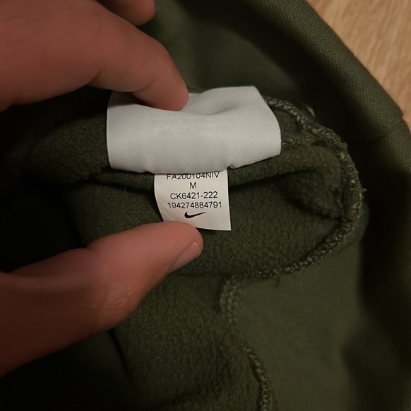 Nike Men’s Spotlight Basketball Hoodie Green - Picture 6 of 6